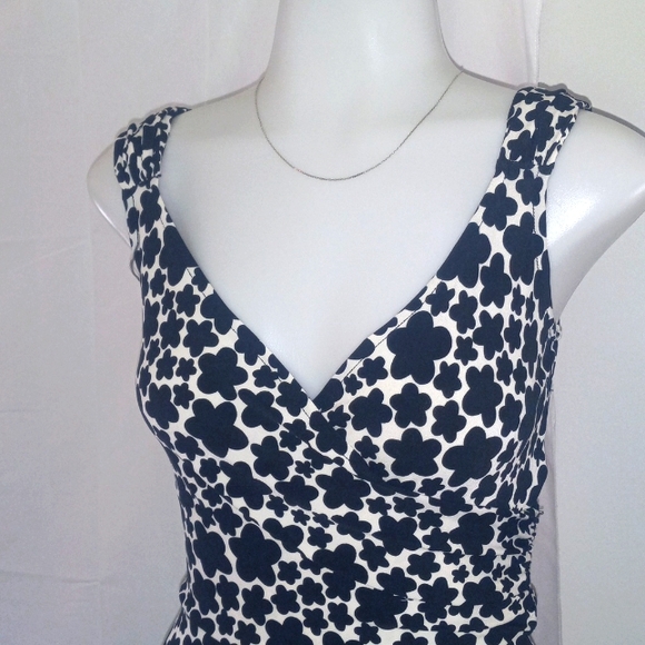 Elegant Black and White Floral Dress Xs - Picture 1 of 6